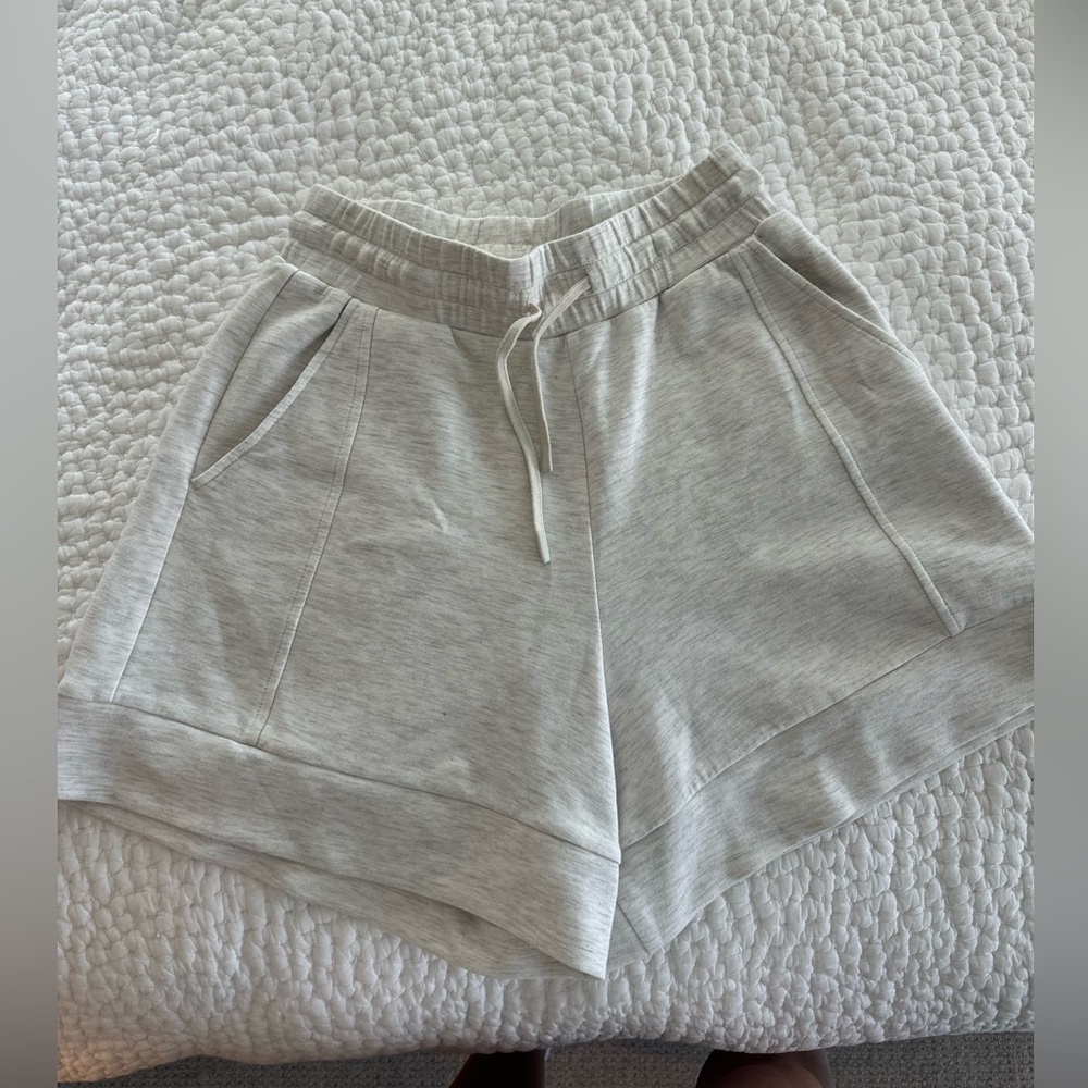Varley Alder shorts ivory marl